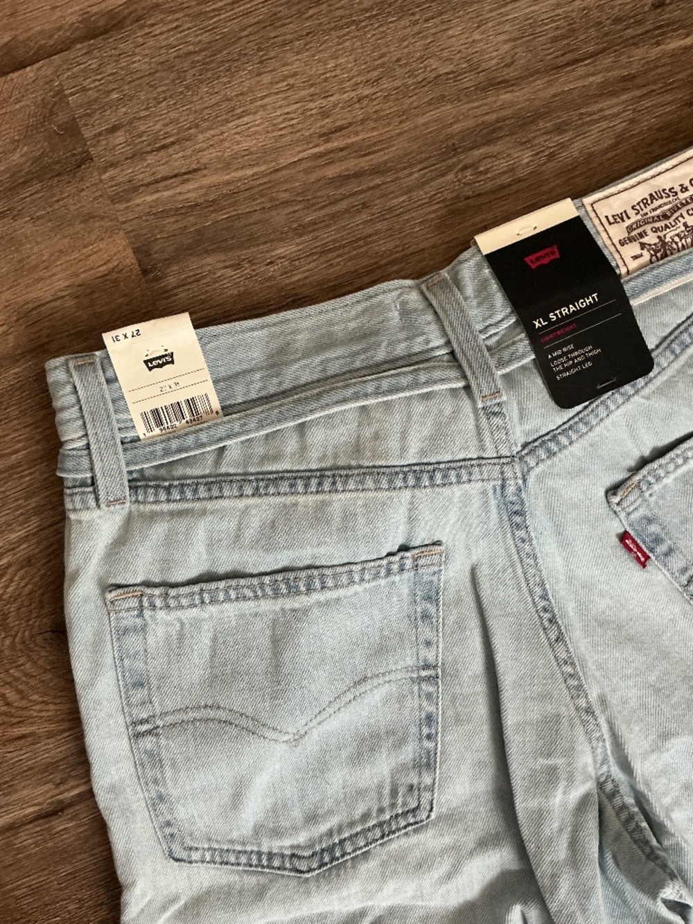 Women’s Levi’s XL Straight Jeans - Picture 5 of 5